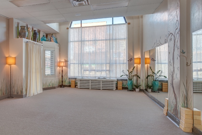 Retail or office space for rent lease in downtown mankato