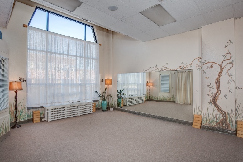 Retail or office space for rent lease in downtown mankato