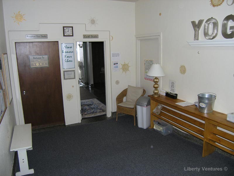 Retail or office space for rent lease in downtown mankato