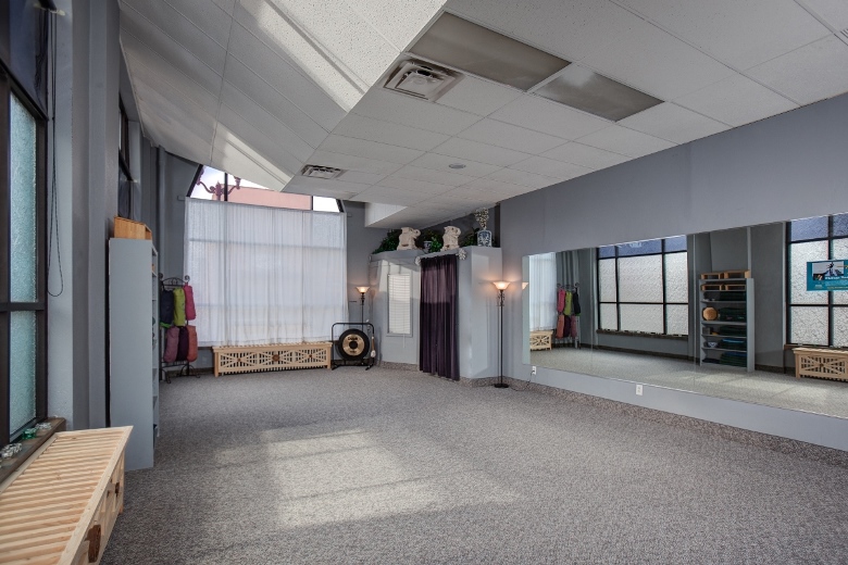 Retail or office space for rent lease in downtown mankato