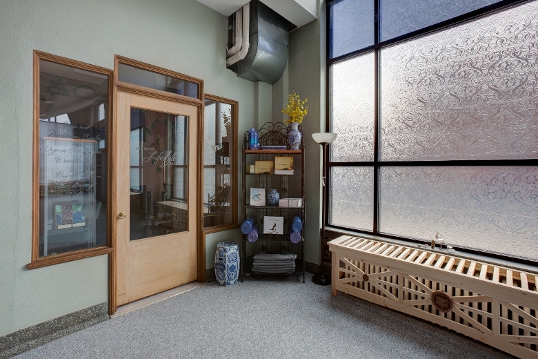 Retail or office space for rent lease in downtown mankato